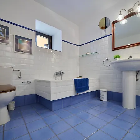 ヴィラ Wine Escape By Fidalsa Baigorrietxea ビリャブエナ・デ・アラバ